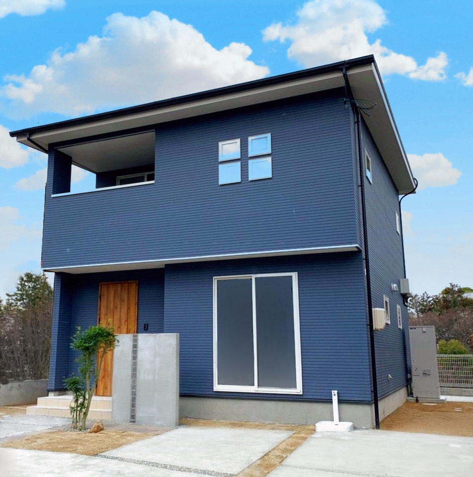 ずっと住む家だから、飽きのこないシンプルな外観に♪