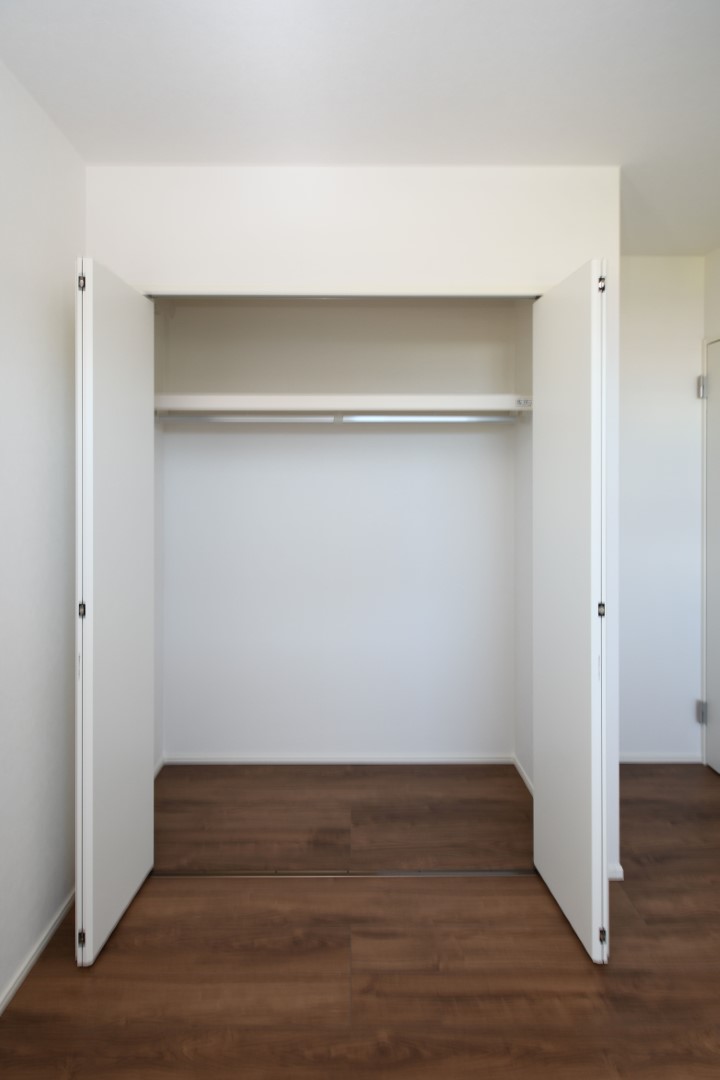 全居室収納付き！たっぷり収納できます♪大切なお洋服もスッキリ収納できます。 ※施工事例です。実物とは異なります。詳しくはお問い合わせください。