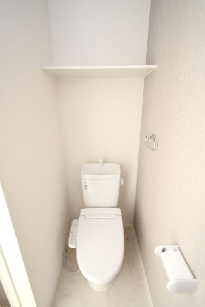 2階にもトイレを設置！夜間に１Fへ降りることもないのでお子様でも安心できます♪ 