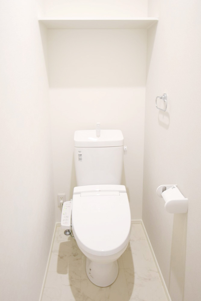 トイレは1階、2階ともにあるので、朝の慌ただしい時間帯や就寝時も安心。※施工事例です。実際とは異なります。