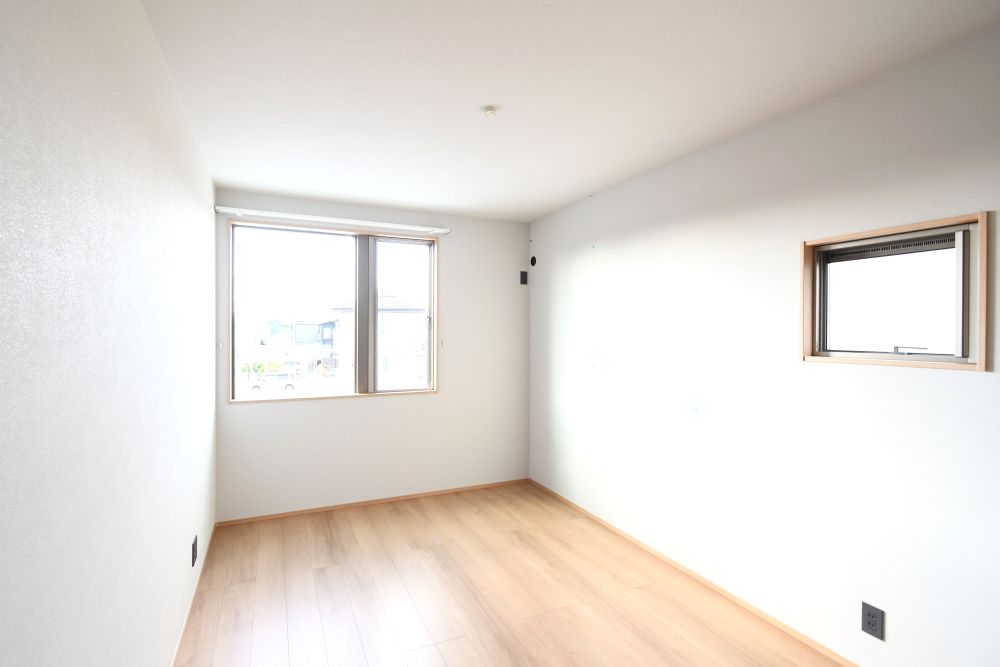 2階は3室確保！子ども部屋もしっかり取れます。 書斎にすることも出来、自分だけの空間を演出できます♪