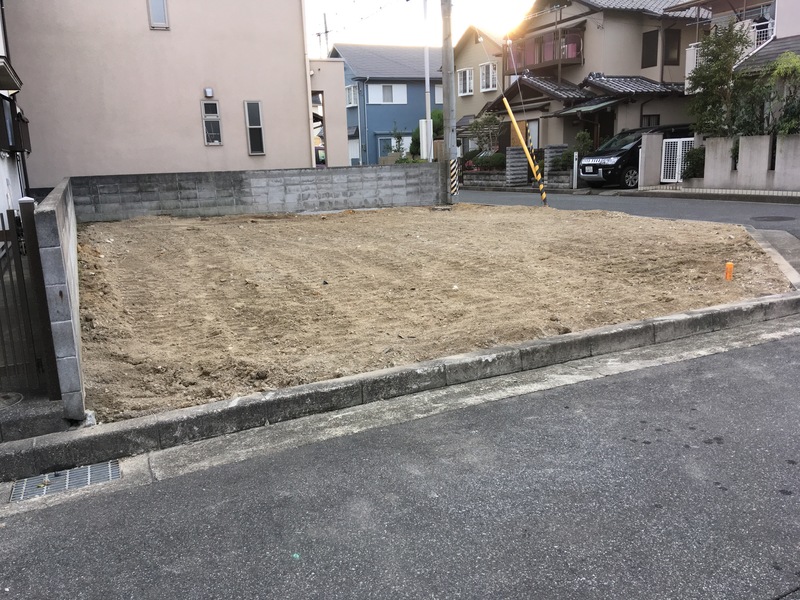 北側より