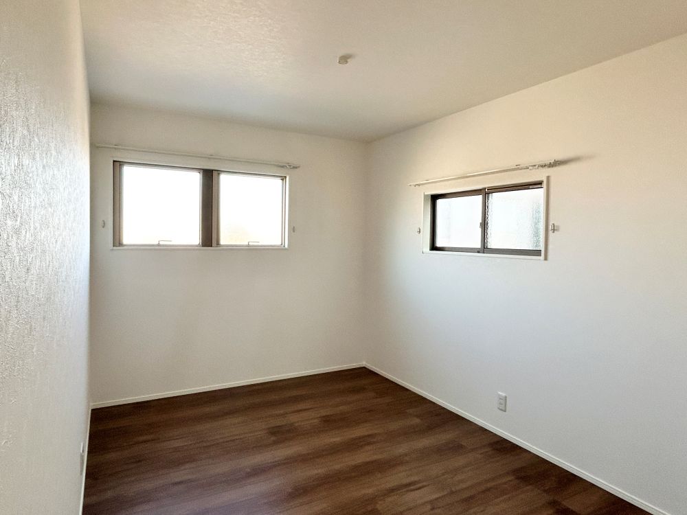 2階は主寝室の他に2室！子供部屋や趣味が詰まったお部屋にも〇