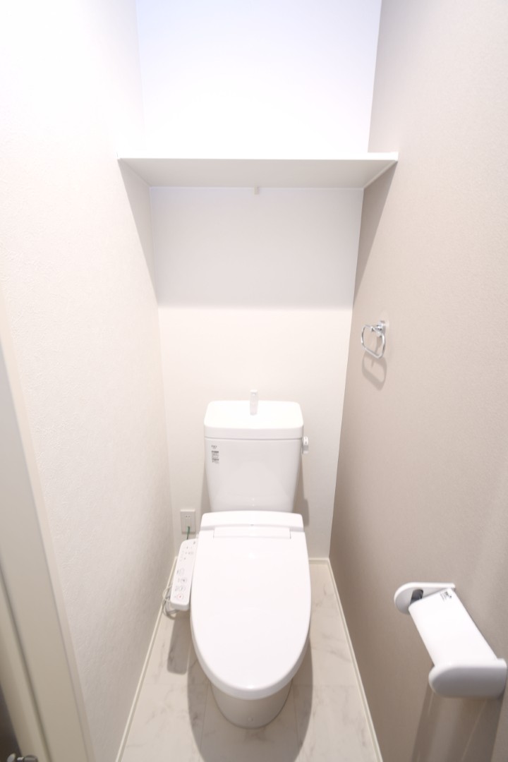 2階にもトイレを設置！夜間に１Fへ降りることもないのでお子様でも安心できます♪ ※施工事例です。