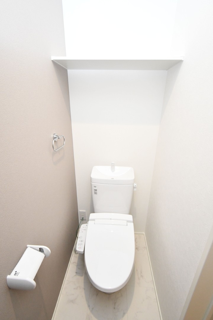 2階にもトイレを設置！夜間に１Fへ降りることもないのでお子様でも安心できます♪ 