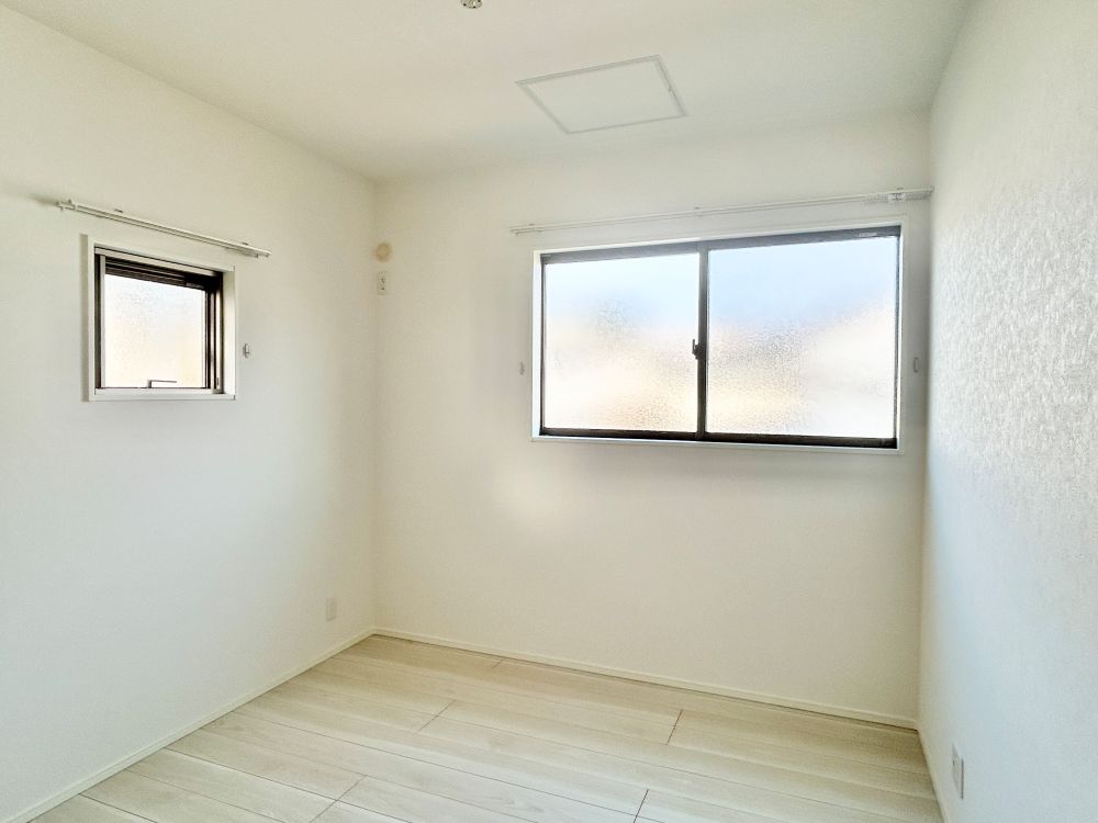 2階には5.1帖の洋室が2部屋。お子様の部屋だけでなく、趣味の部屋にするなど自分の空間も作れます♪