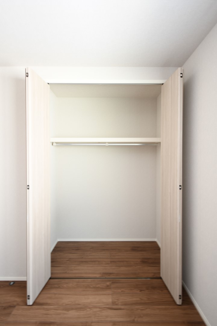 全居室収納付き！たっぷり収納できます♪大切なお洋服もスッキリ収納できます。※施工事例です。実物とは異なります。詳しくはお問い合わせください。