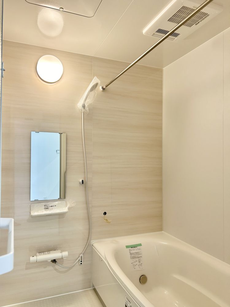 １坪以上の広さを設けた浴室で、 ゆったりバスタイム。お子様と一緒に入るにも充分な広さです。一日の疲れを癒せます。