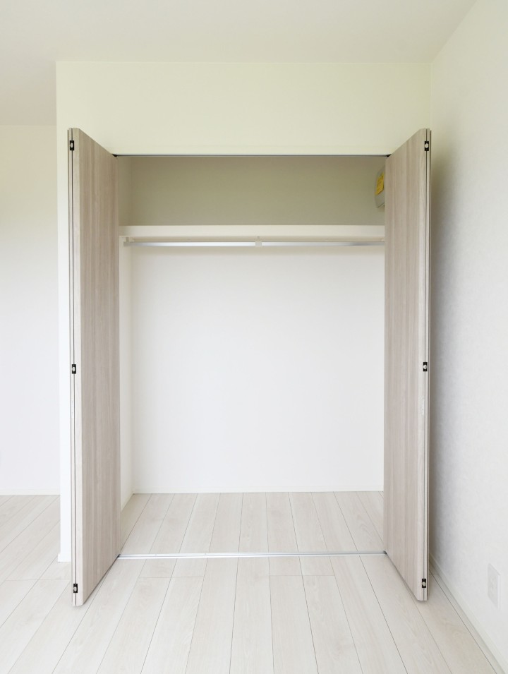 全居室収納付き！たっぷり収納できます♪大切なお洋服もスッキリ収納できます。※施工事例です。実物とは異なります。詳しくはお問い合わせください。