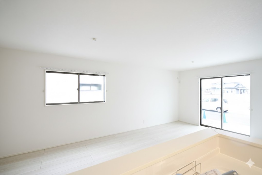 対面式キッチンは家事をしながら家族を見守り、コミュニケーションの取れる人気のスタイル。食洗器付きで洗い物の時間を削減でき、家事の負担を軽減してくれるキッチンです。※施工事例です。実物とは異なります。詳しくはお問い合わせください。