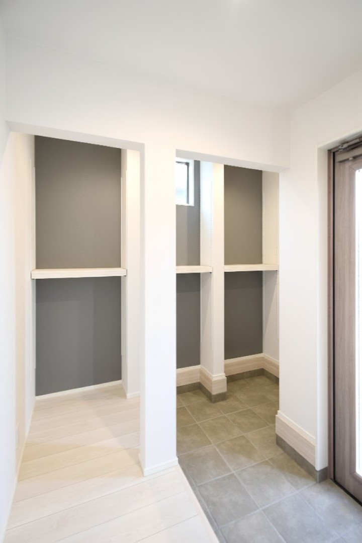 大容量の土間収納を設置。靴はもちろん、べビーカーや 趣味の道具を置いておくのにも便利です♪