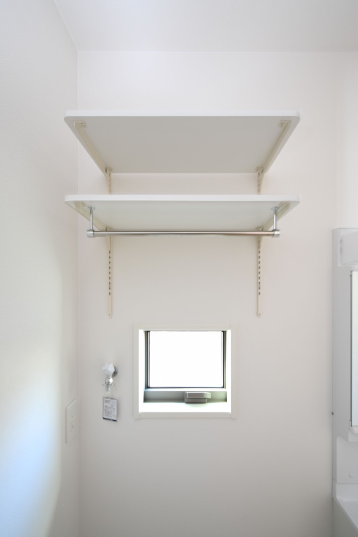 洗濯機上のデッドスペースを収納に！ シャンプーや洗剤のストック、掃除道具の収納にも！