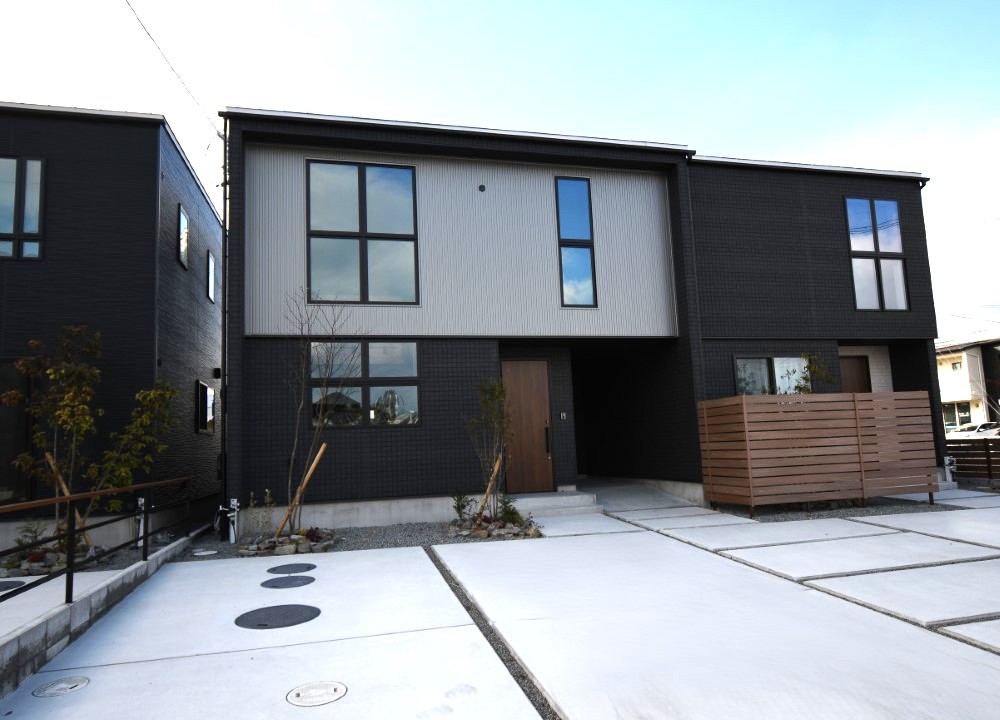 11/17価格改定！【頭金・ボーナス払い0円】太陽光＋家賃収入で「暮らしに新しい選択肢」をご提案！1棟2戸(居住用物件＋投資物件)徳島市川内町加賀須野建売⑤【完成済み！実際の住まいを今すぐ体感】