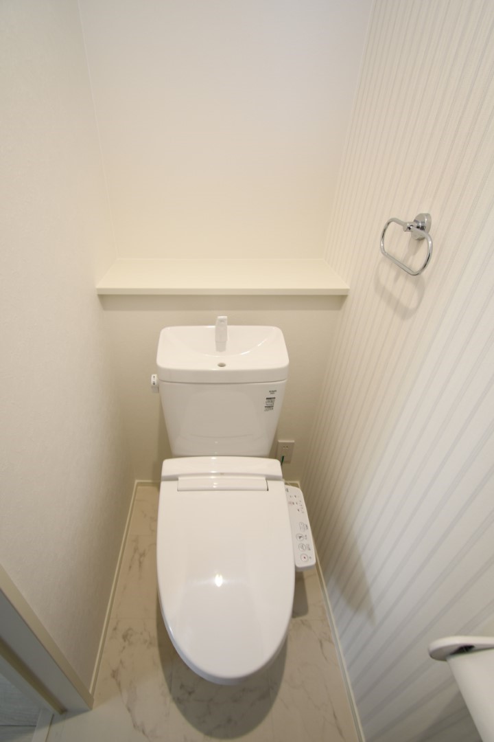 節水型のトイレです。※施工事例になります。実際と色やデザインが異なりますので詳しくはお問い合わせください。