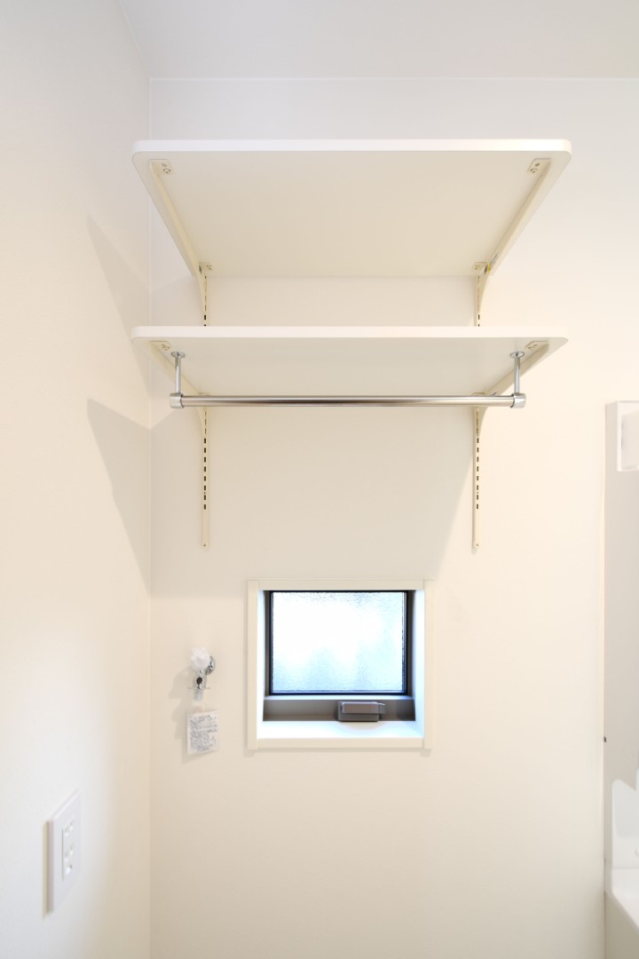 洗濯機上のデッドスペースを収納に！ シャンプーや洗剤のストック、掃除道具の収納にも！