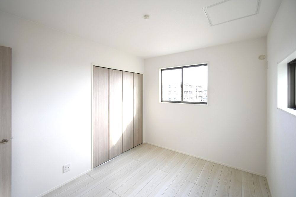 2階は3室確保！子ども部屋もしっかり取れます。 書斎にすることも出来、自分だけの空間を演出できます♪