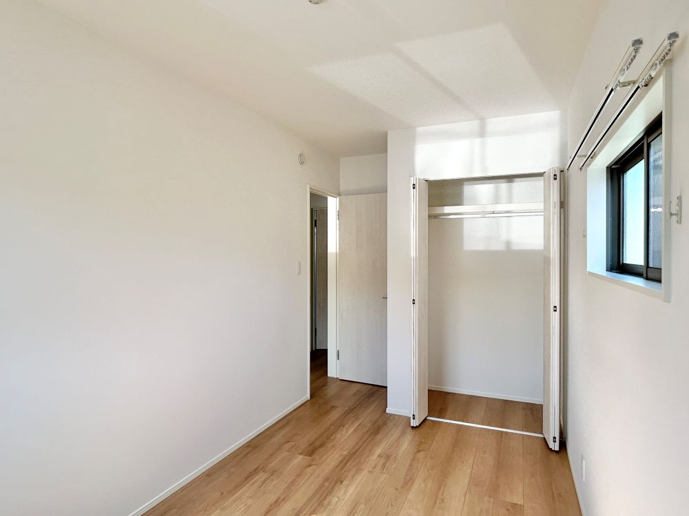 各居室には収納スペースが確保されているので、スッキリしたお部屋が保てます♪※施工事例です。実物とは異なります。