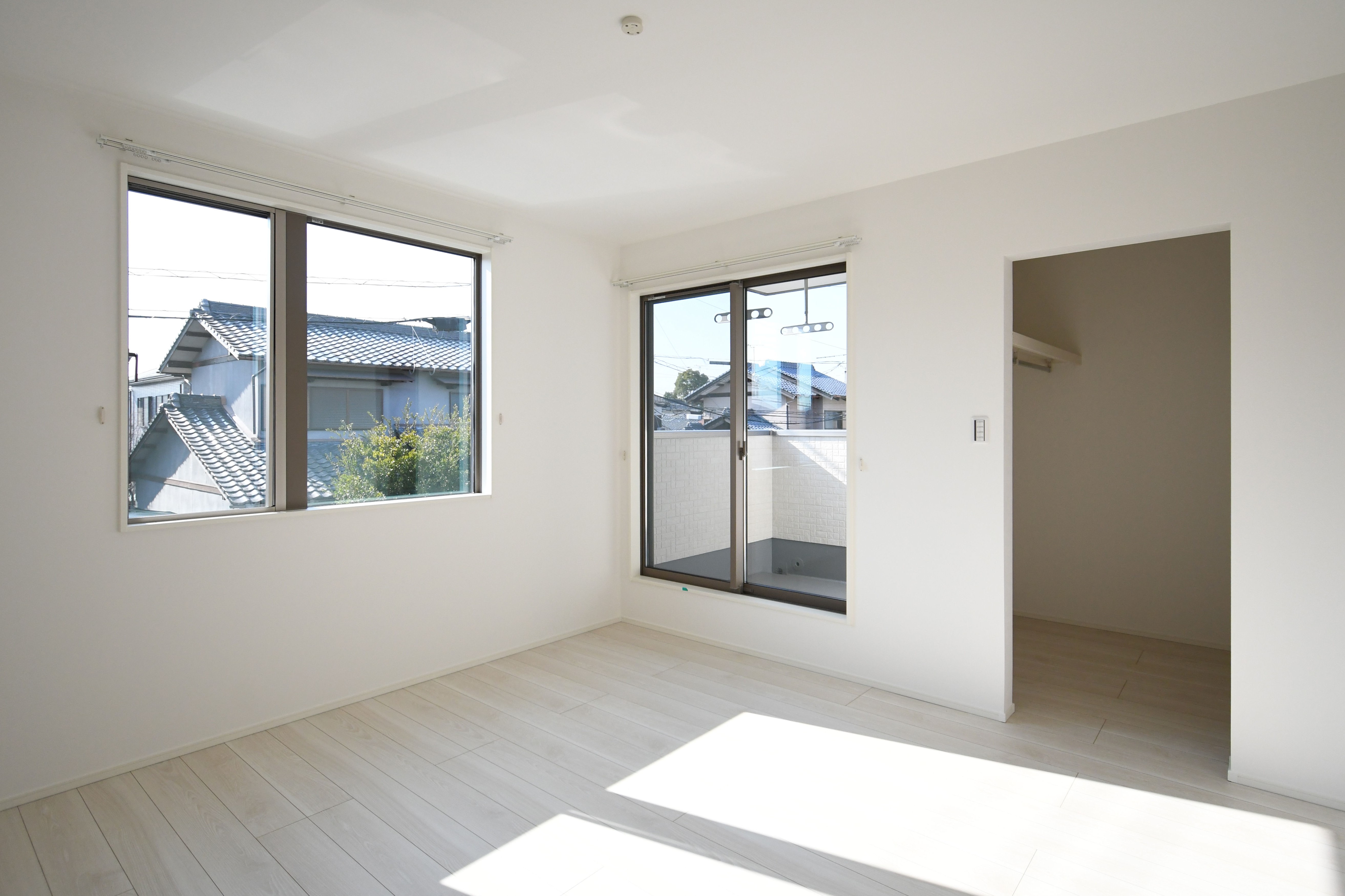 8.5帖の主寝室は3面採光で、北向きでも明るい空間になっています。※施工事例です。実際とは異なります。