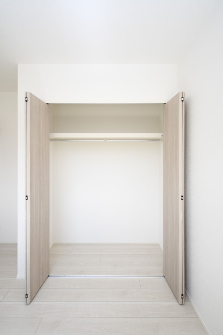 全居室収納付き！たっぷり収納できます♪大切なお洋服もスッキリ収納できます。 ※施工事例です。実物とは異なります。詳しくはお問い合わせください。