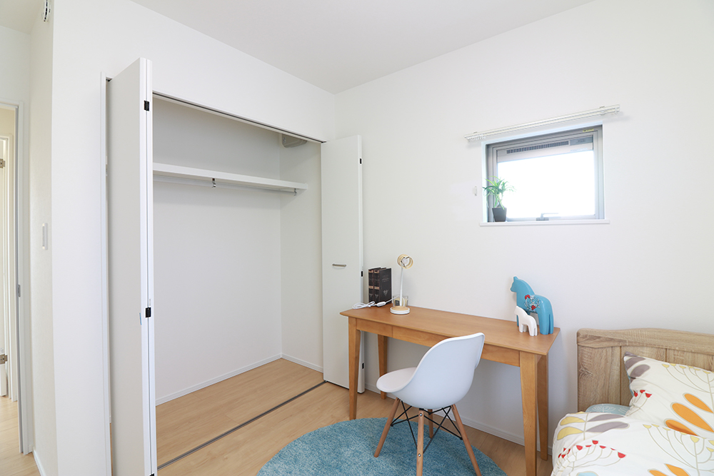 全居室収納付き!たっぷり収納できます♪大切なお洋服もスッキリ収納できます。 ※施工事例です。実物とは異なります。