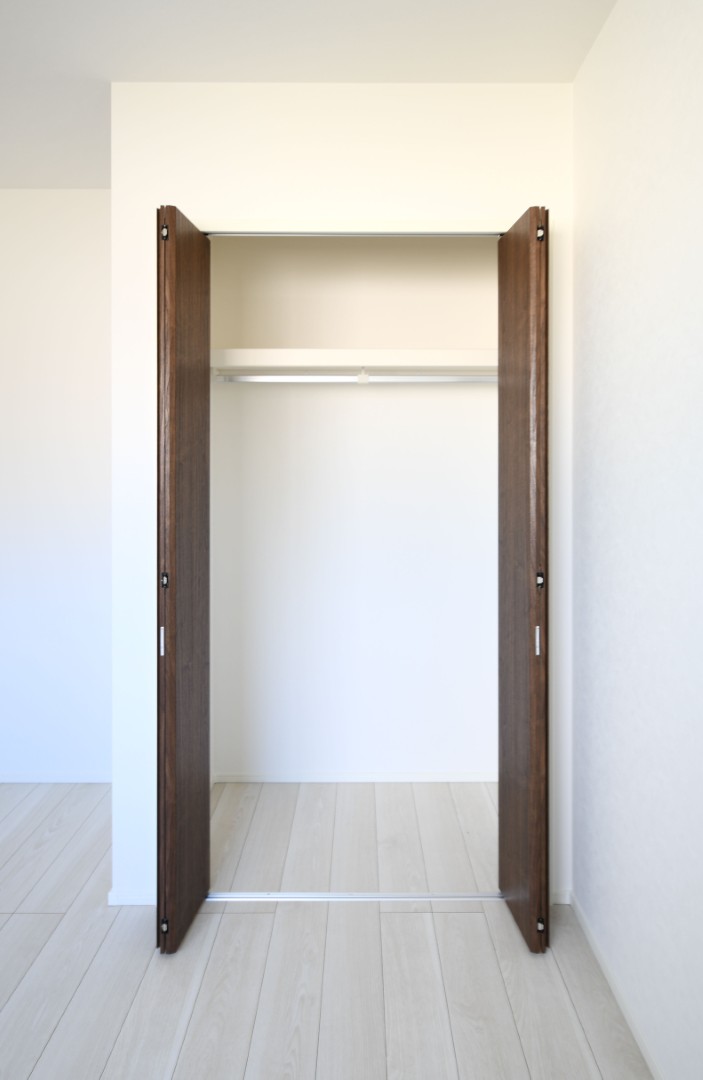 全居室収納付き！ハンガーパイプ付きなので衣類収納にぴったりです♪※施工事例です。実際とは異なります。