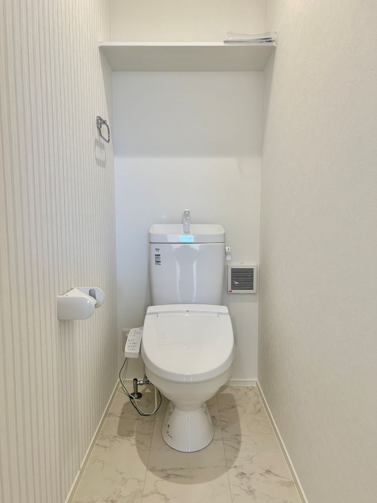 2階にもトイレを設置！夜間に1階へ降りなくて済むので、お子様でも安心できます♪ ※画像はイメージです
