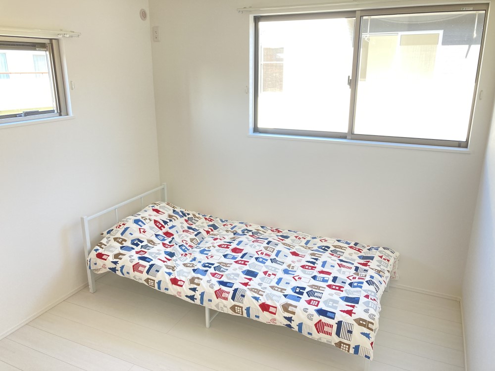 5.1帖の洋室A お子様のお部屋や趣味の部屋にもぴったりな広さです♪