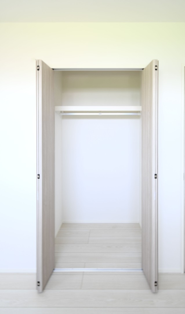 全居室収納付き！たっぷり収納できます♪大切なお洋服もスッキリ収納できます。 