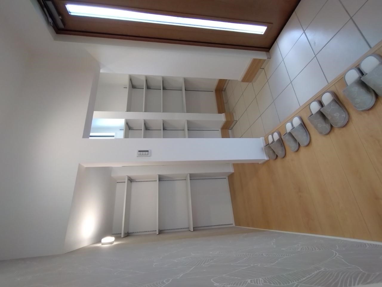 玄関横にシューズクロークがありたっぷり収納できます