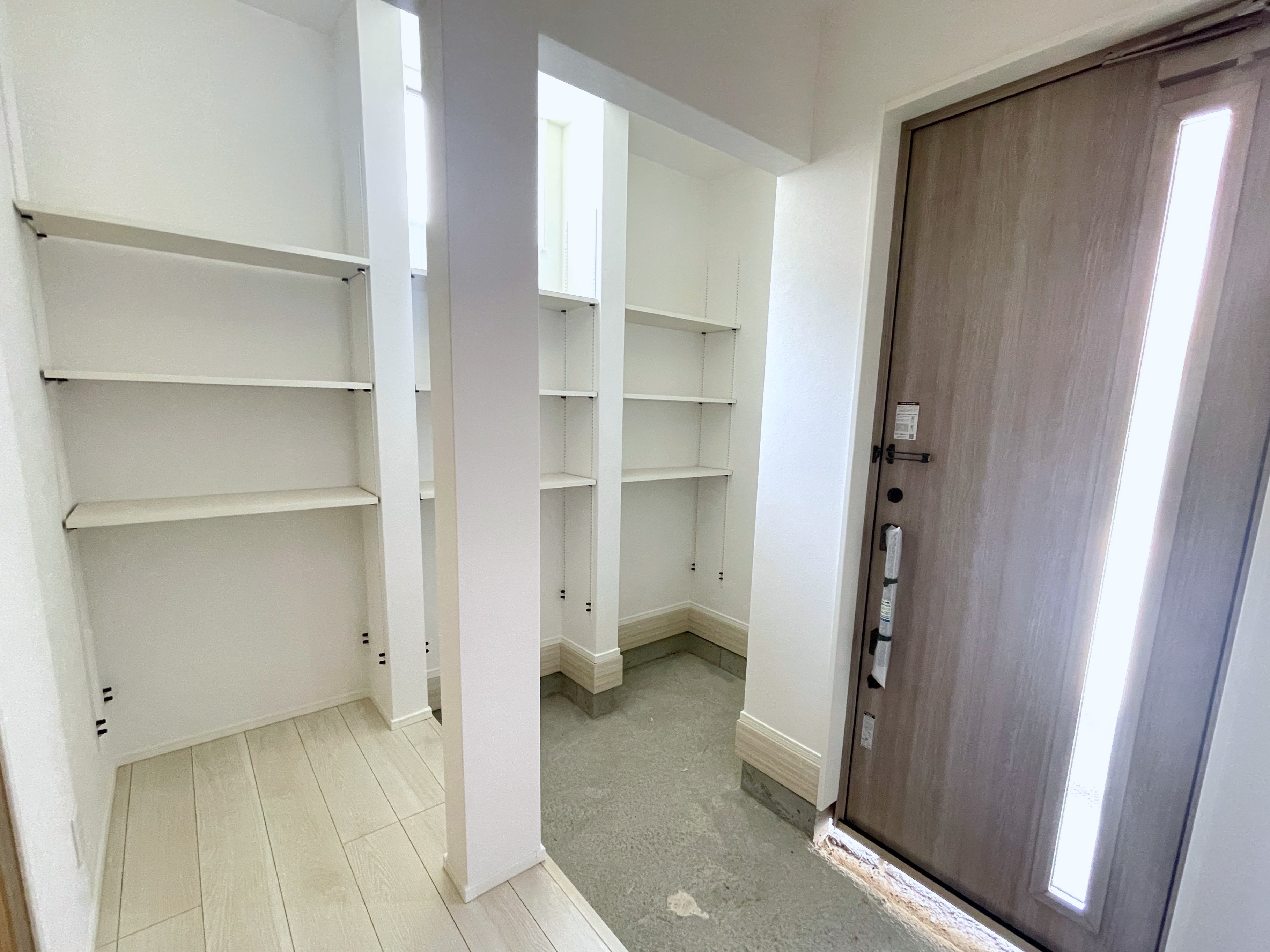 大容量の土間収納を設置。靴はもちろん、べビーカーや 趣味の道具を置いておくのにも便利です♪※施工事例です。実物とは異なります。