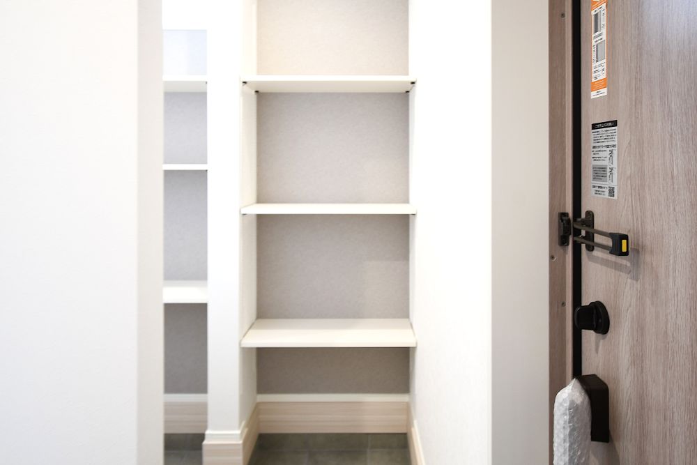 靴の収納はもちろん、ベビーカーやアウトドア用品など多目的収納スペースに利用できるシューズインクローク付き♪