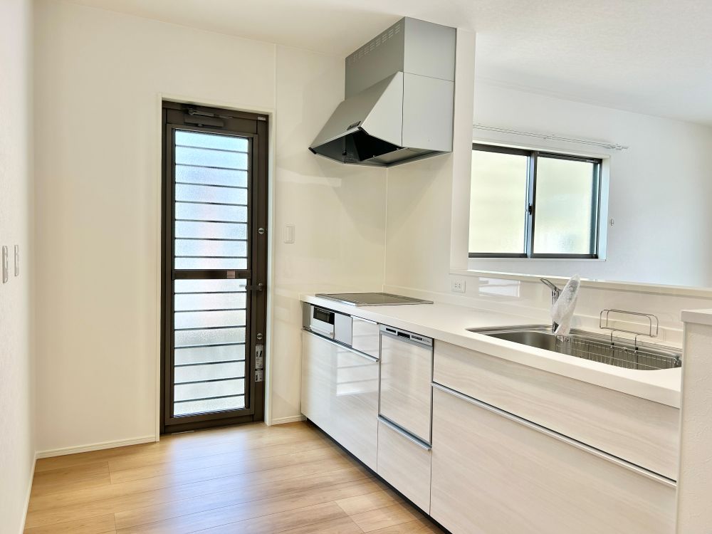 対面式キッチンはお料理しながらリビングが見渡せます。食洗機付きなので家事の負担も軽減！※画像はイメージです。