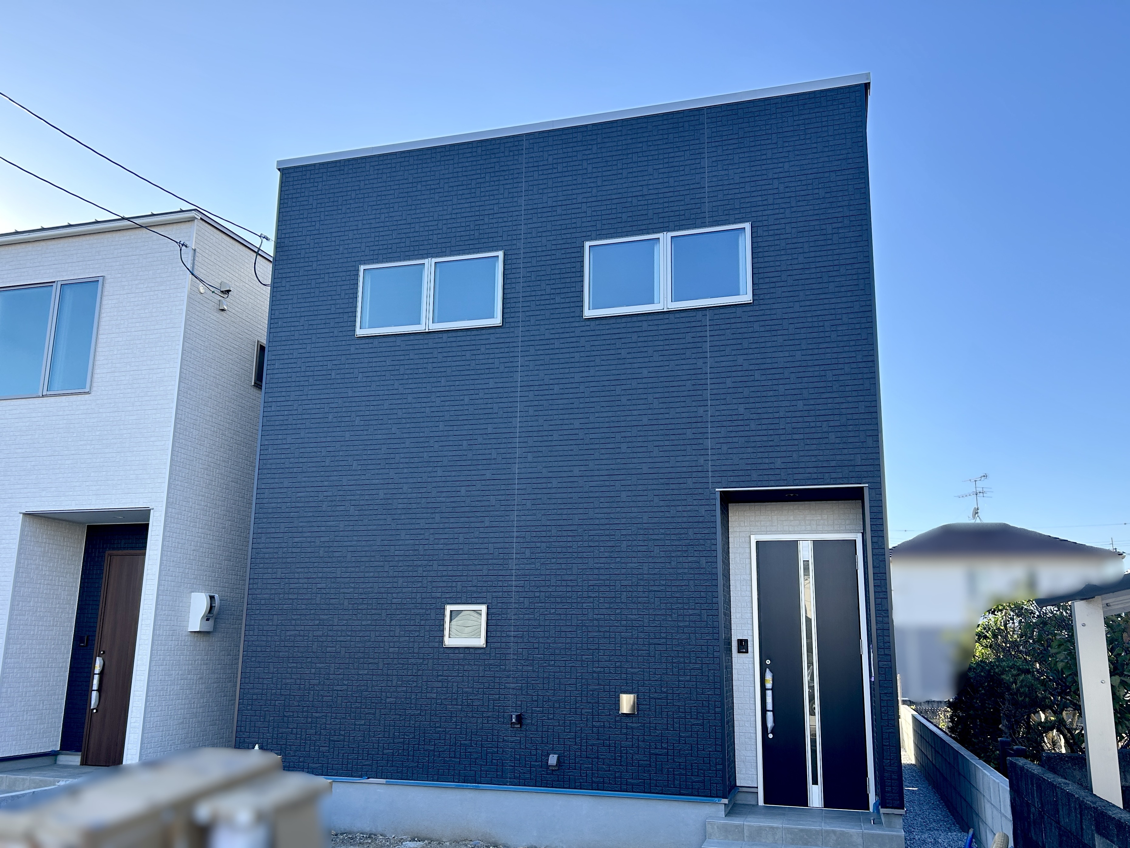 とさでん交通後免町駅まで徒歩5分♪駐車台数なんと4台！人気の南国市エリアにある4LDKです。※撮影月：2025年11月（外構工事中）