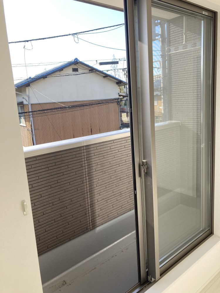屋根付きインナーバルコニーなので雨の日も洗濯物が濡れずに安心☆