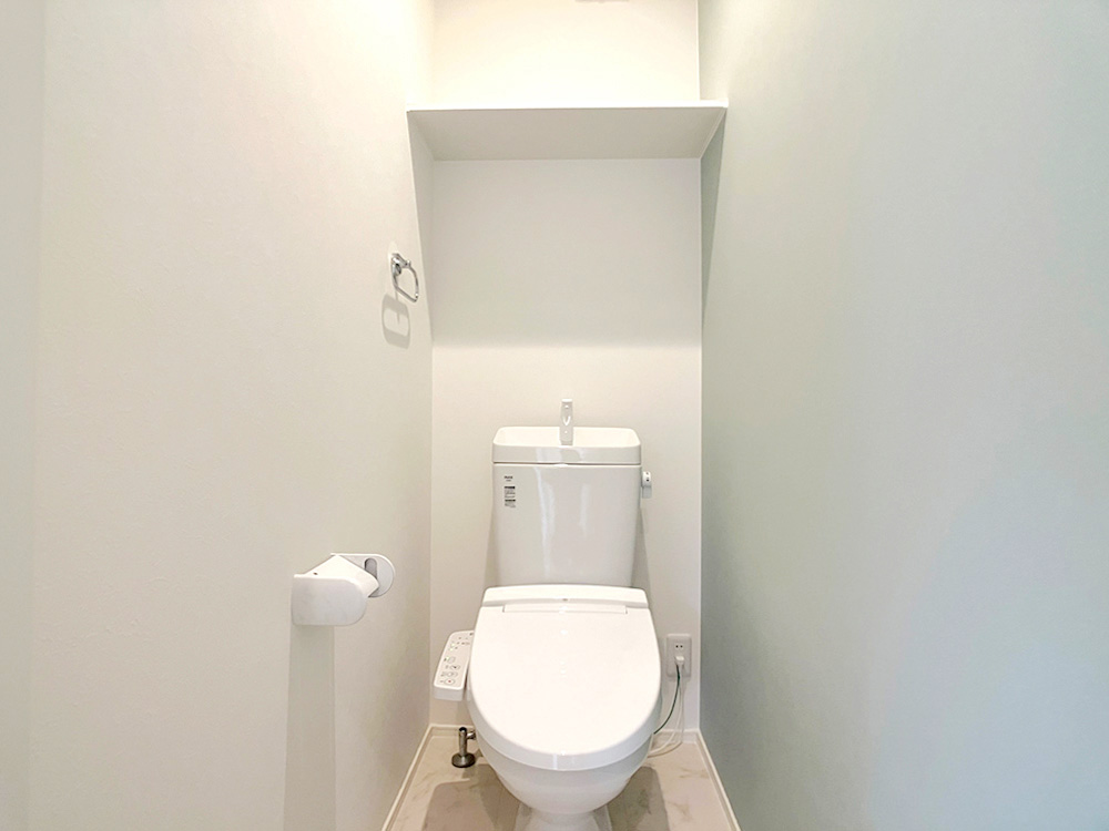 2階にもトイレを設置！夜間に１Fへ降りることもないのでお子様でも安心できます♪※施工事例です。実際の建物とは異なります。