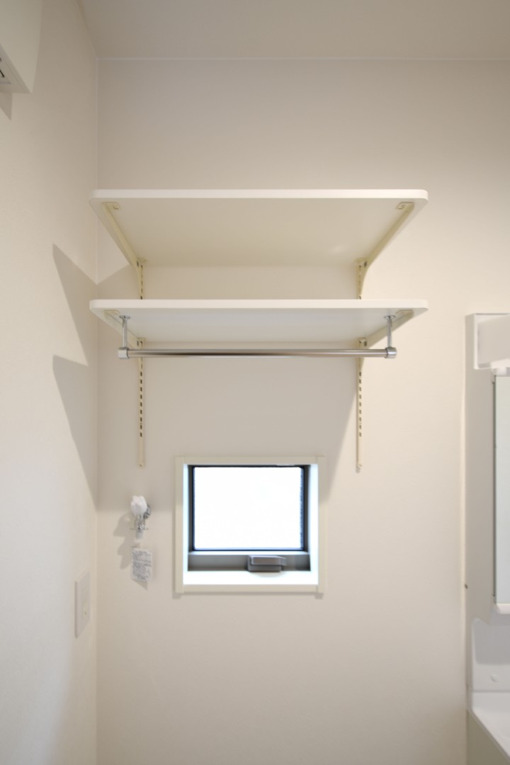 洗濯機上のデッドスペースを収納に！ シャンプーや洗剤のストック、掃除道具の収納にも！