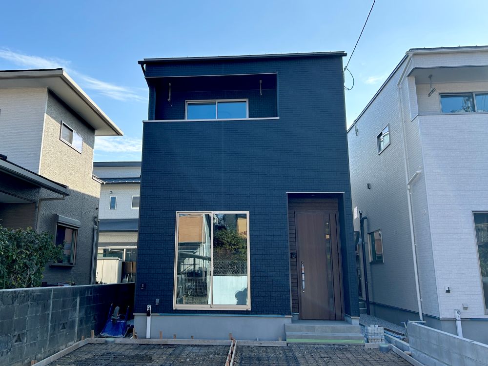 当社従来仕様と比較し、ワンランク上のデザイン性と快適性を兼ね備えた“プレミアム仕様”物件です♪一宮小学校まで徒歩7分！※撮影月：2026年2月（外構工事中）