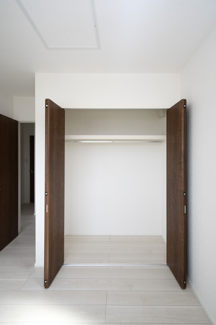 クローゼット付きの洋室♪※施工事例になります。実際と色やデザインが異なりますので詳しくはお問い合わせください。