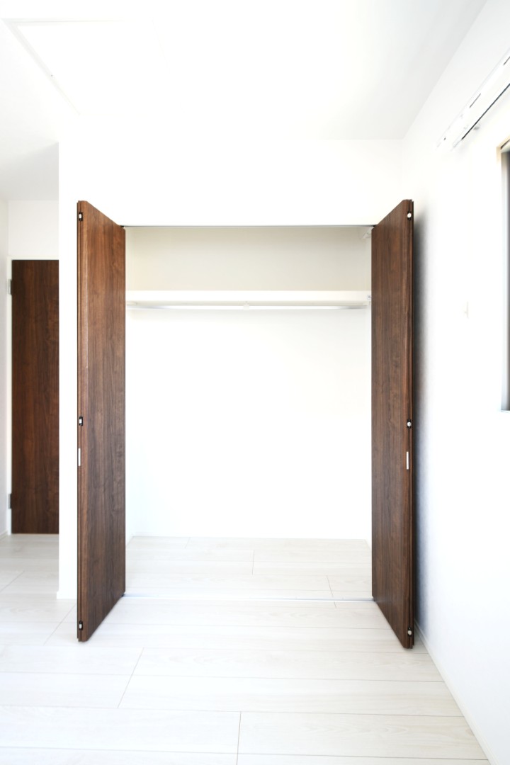 全居室収納付き！たっぷり収納できます♪大切なお洋服もスッキリ収納できます。 ※施工事例です。実物とは異なります。詳しくはお問い合わせください。