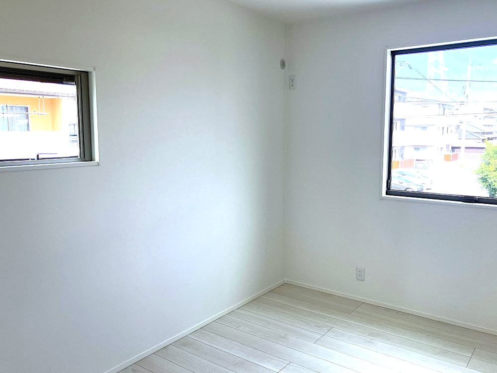 2階は3室確保！子ども部屋もしっかり取れます。 書斎にすることも出来、自分だけの空間を演出できます♪