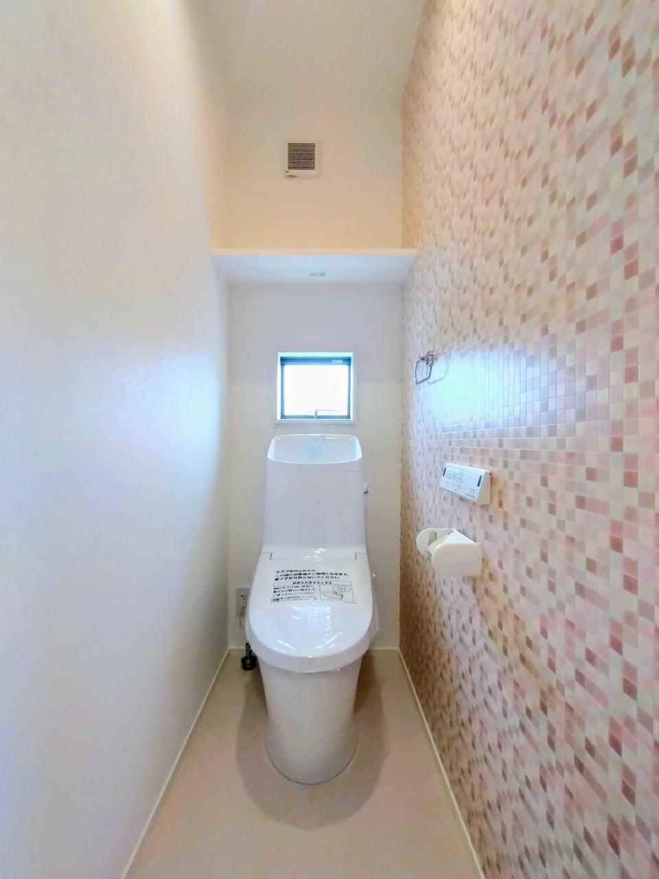 ２階にもトイレがあるので夜間に１階へ降りることもなくお子様も安心(同仕様タイプ)