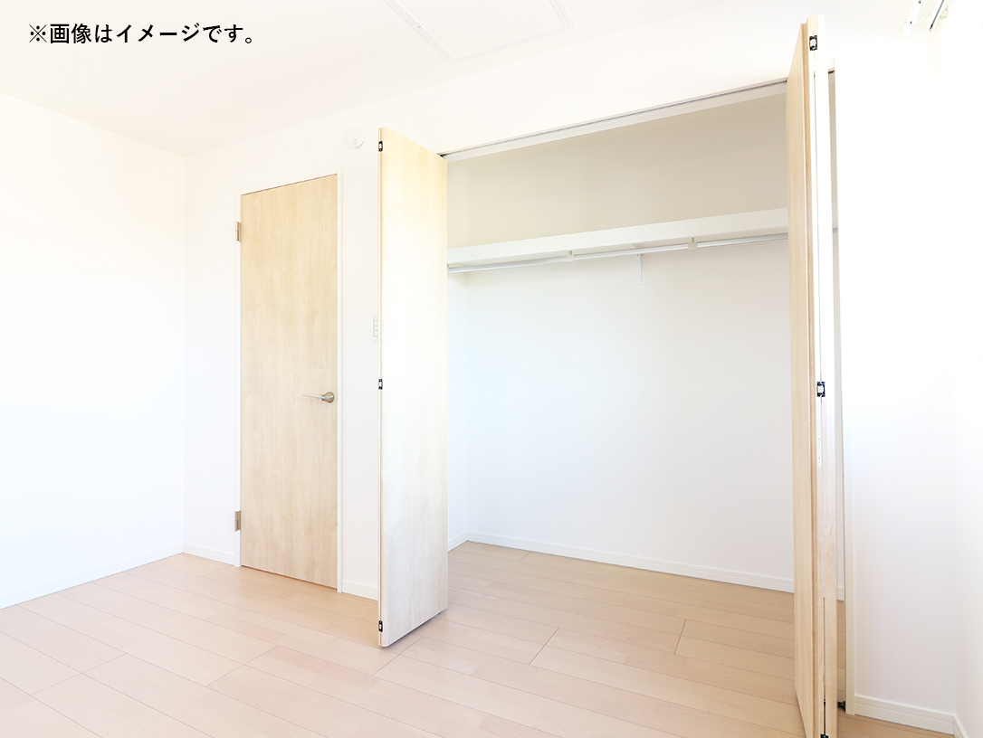 太陽光発電システム付き。毎日の家計を助けるだけでなく、停電時にも発電した電気が利用できます。