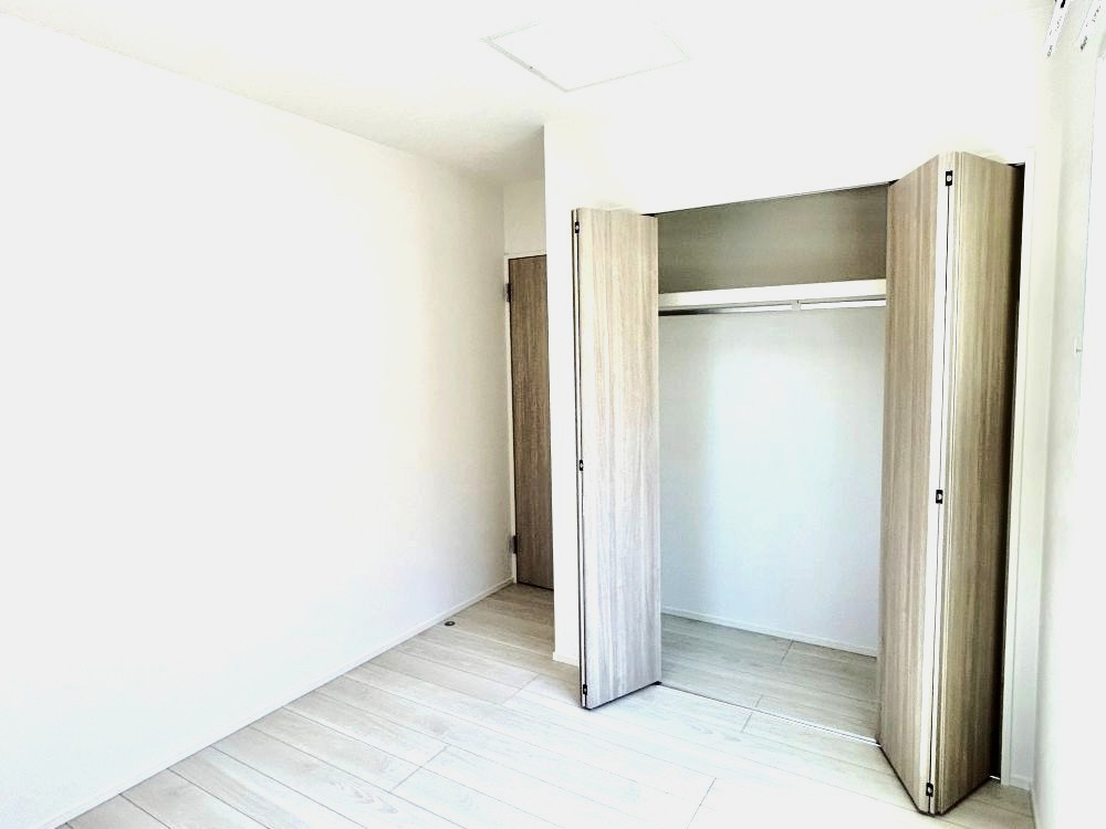 各居室に収納スペースがあり、お部屋を広々使えます。※施工事例です。実際とは異なります。