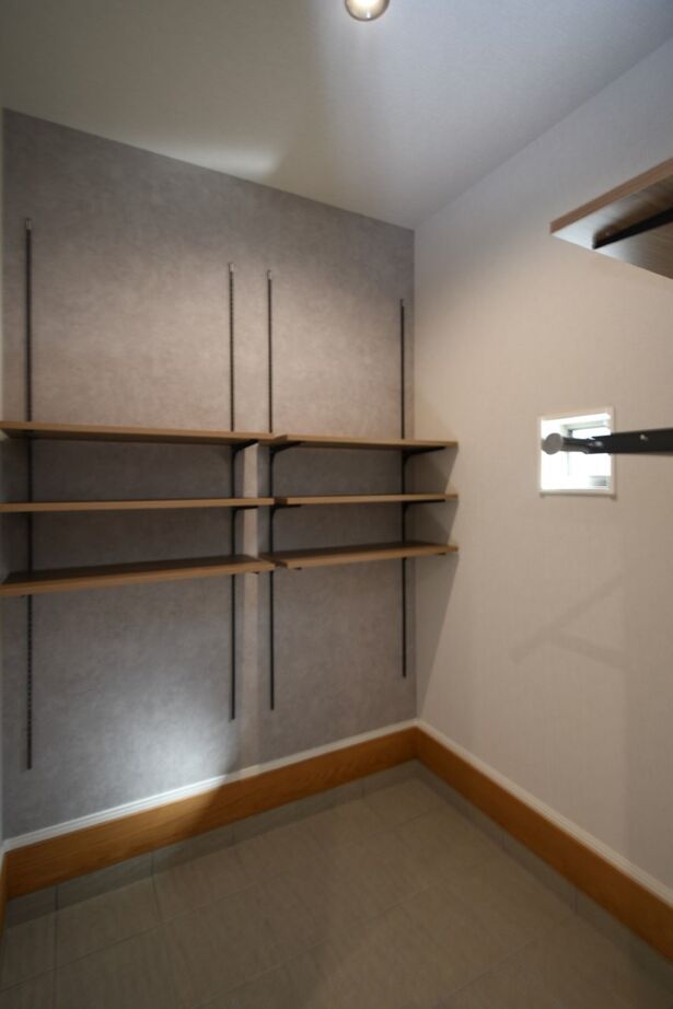  大容量の土間収納を設置。靴はもちろん、べビーカーや 趣味の道具を置いておくのにも便利です♪※施工事例です。実物とは異なります。詳しくはお問い合わせください。