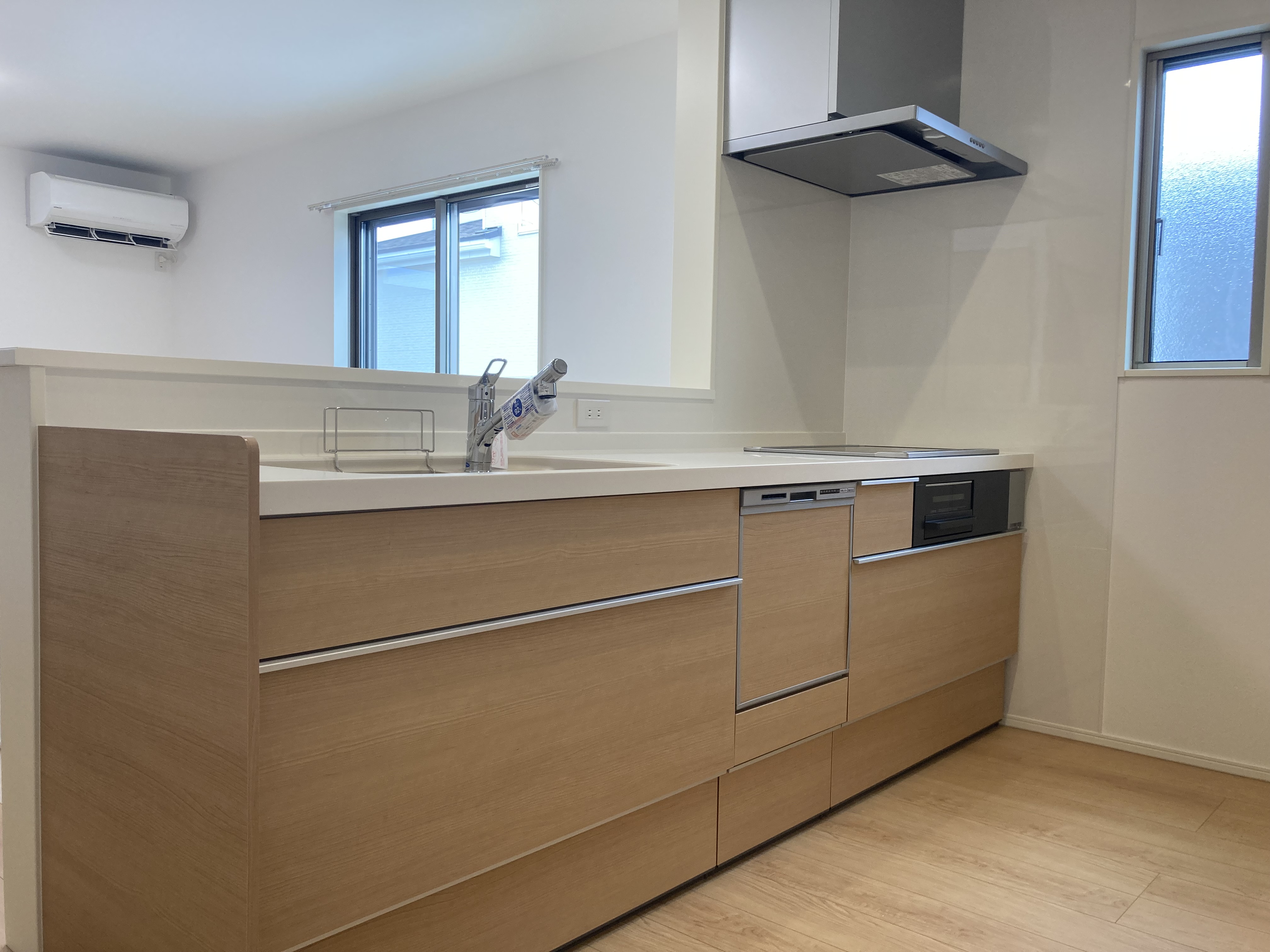 対面キッチン～食器乾燥機付きで家事がはかどります♪