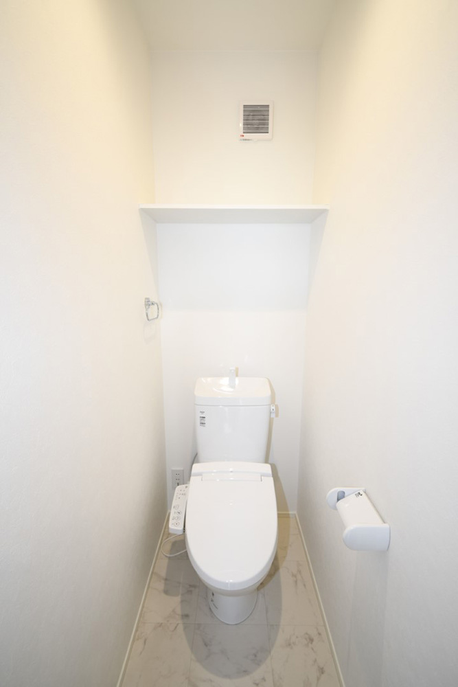 2階にもトイレを設置!夜間に1Fへ降りることもないのでお子様でも安心できます♪※施工事例です。実物とは異なります。