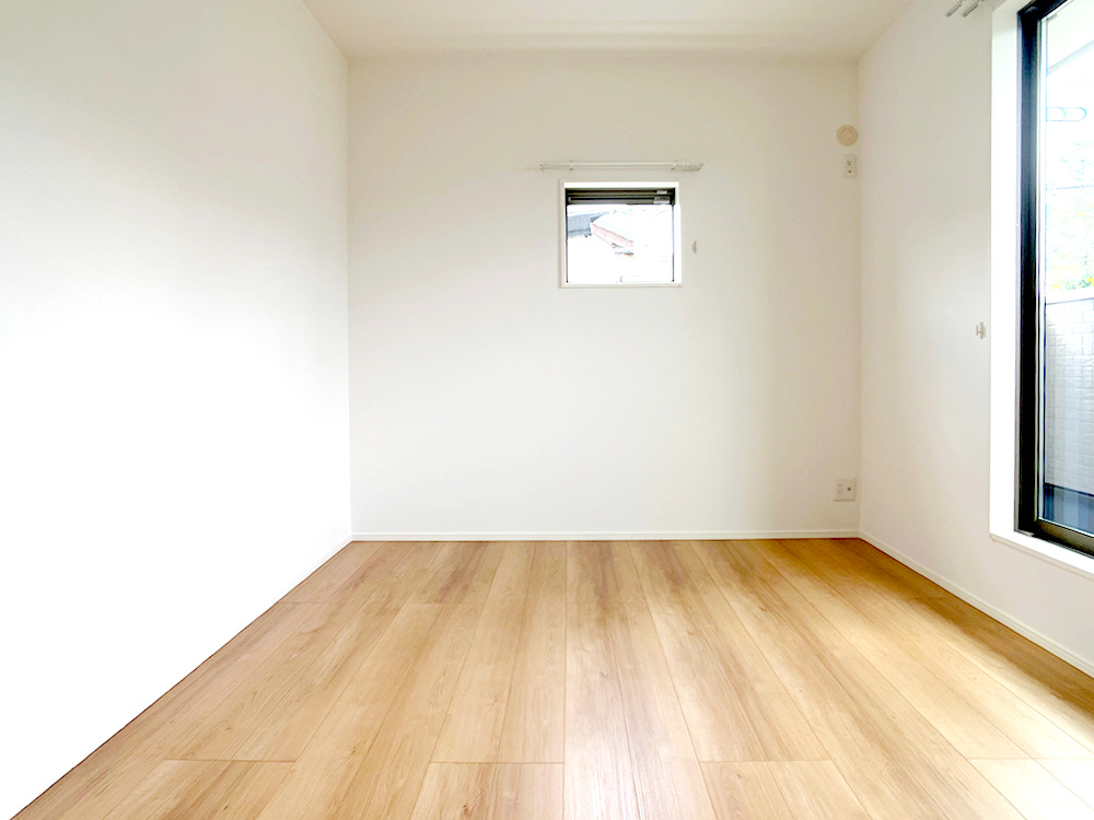 ２階は寝室以外に洋室が２部屋あります！※施工事例になります。実際と色やデザインが異なりますので詳しくはお問い合わせください。