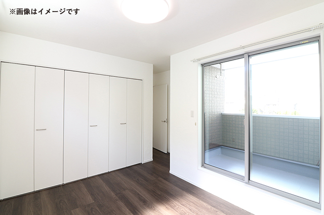 急な雨でも安心のインナーバルコニー付きで毎日のお洗濯も楽々快適♪ ※施工事例です。実際の建物とは異なります。