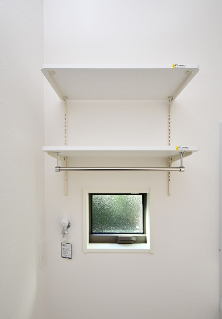 洗濯機上のデッドスペースを収納に！ シャンプーや洗剤のストック、掃除道具の収納にも！