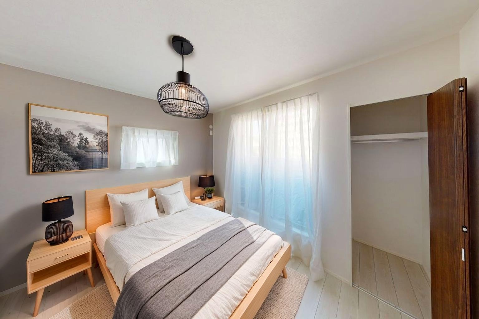 主寝室は広々していて安らげる空間に。大きな窓から光が差し込み、朝の目覚めも良さそう♪※CGにて家具を配置しています